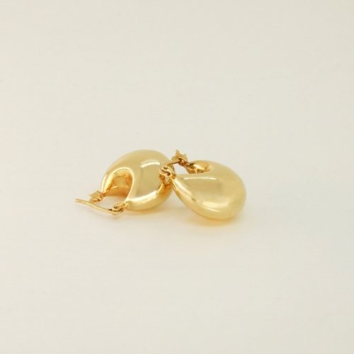 ARETES LISOS CON BAÑO DE ORO