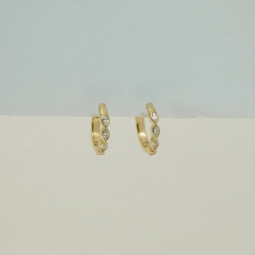 ARETES EAR CUFFS LISOS CON BAÑO DE ORO