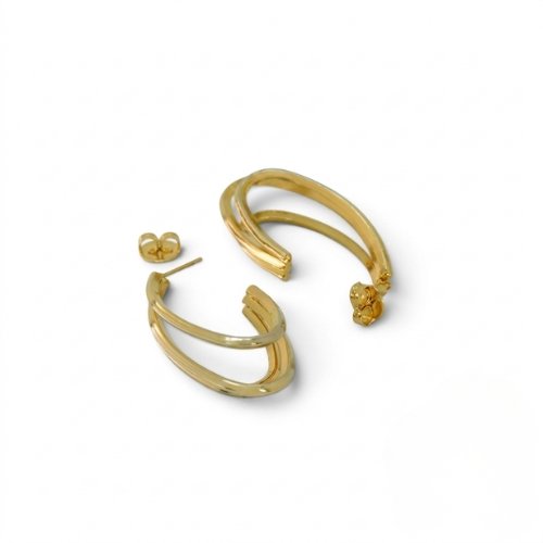 ARETES LISOS CON BAÑO DE ORO