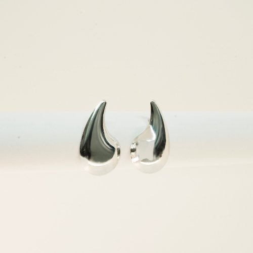 ARETES LISOS CON BAÑO DE RODIO