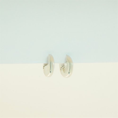 ARETES LISOS CON BAÑO DE RODIO