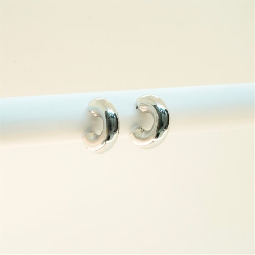 ARETES LISOS CON BAÑO DE RODIO