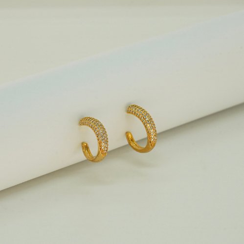 ARETES ZIRCONIAS CON BAÑO DE ORO