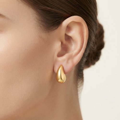 ARETES LISOS CON BAÑO DE ORO