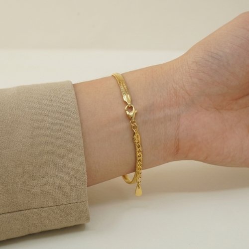 PULSERA LISA CON BAÑO DE ORO