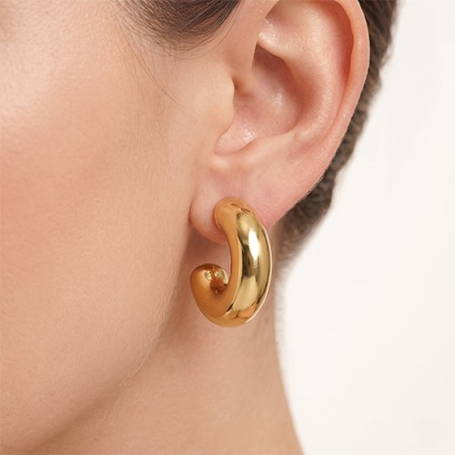 ARETES LISOS CON BAÑO DE ORO