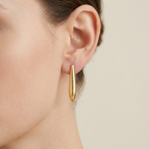 ARETES LISOS CON BAÑO DE ORO