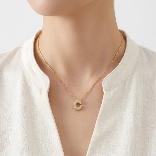 COLLAR ZIRCONIA LETRA CON BAÑO DE ORO