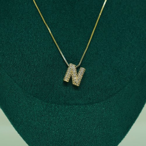 COLLAR LETRA ZIRCONIA CON BAÑO DE ORO