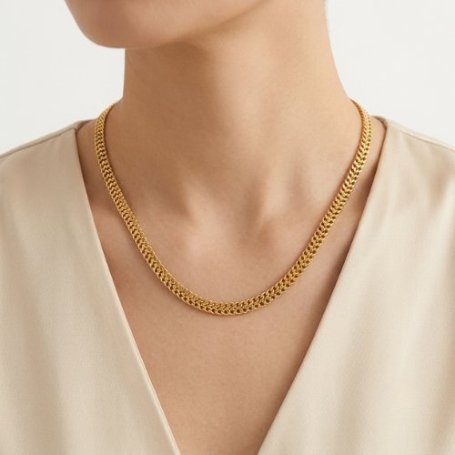 COLLAR CORTO GRUESO CON BAÑO DE ORO