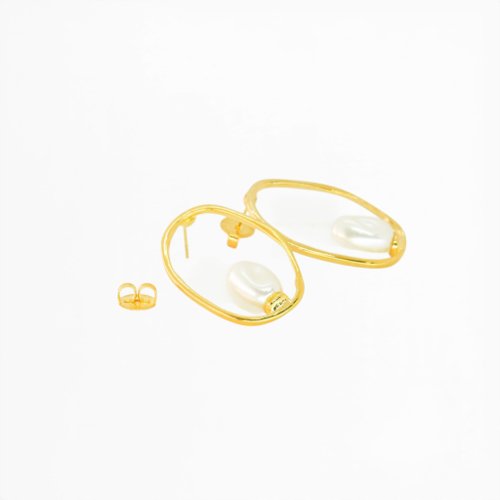 ARETE LISOS PERLA CON BAÑO DE ORO