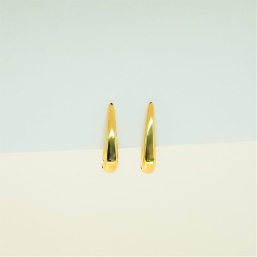 ARETES LISOS CON BAÑO DE ORO