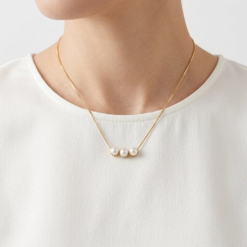 COLLAR LISO PERLAS CON BAÑO DE ORO