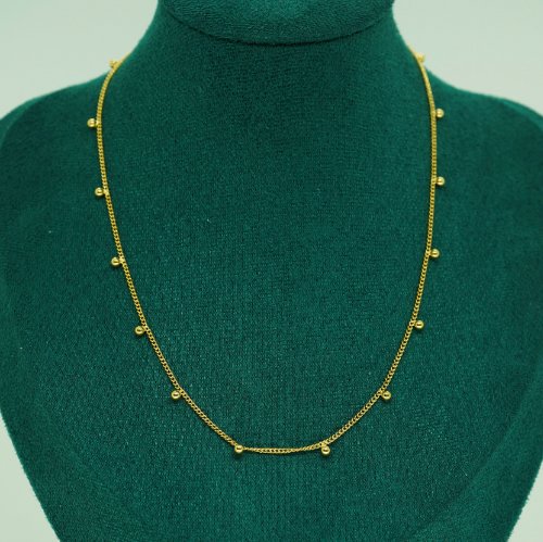 COLLAR CORTO LISO CON BAÑO DE ORO