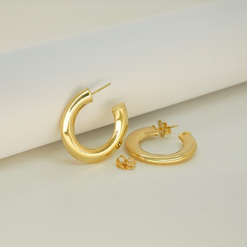 ARETES LISOS CON BAÑO DE ORO