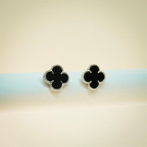 ARETES TRÉBOL CON BAÑO DE RODIO