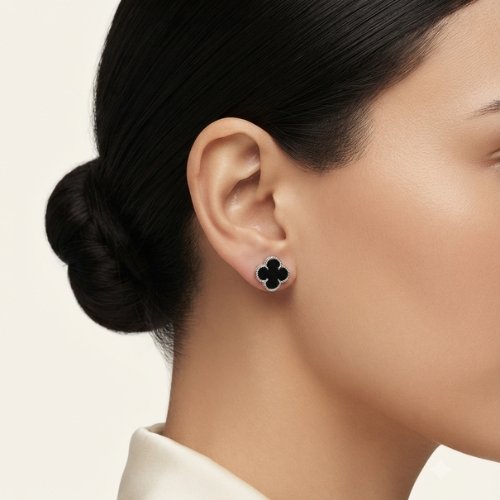 ARETES TRÉBOL CON BAÑO DE RODIO