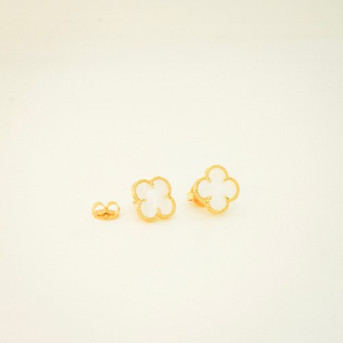 ARETES TRÉBOL CON BAÑO DE ORO