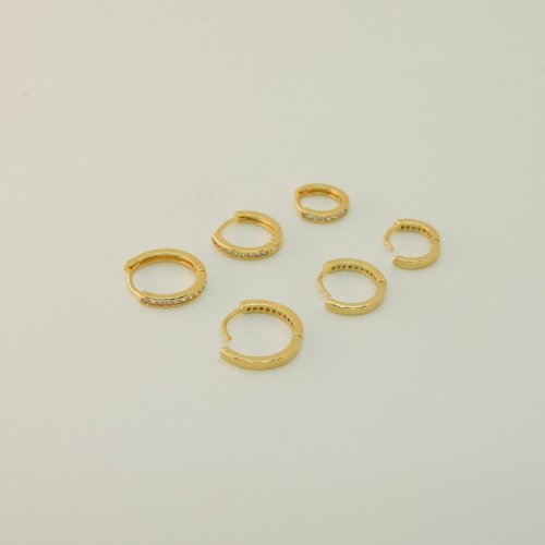 ARETES TRIO DE AROS CRISTALES Y BAÑO DE ORO
