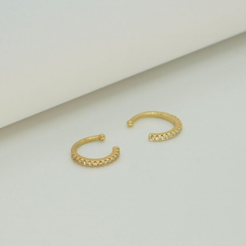 ARETES EAR CUFFS ZIRCONIAS CON BAÑO DE ORO
