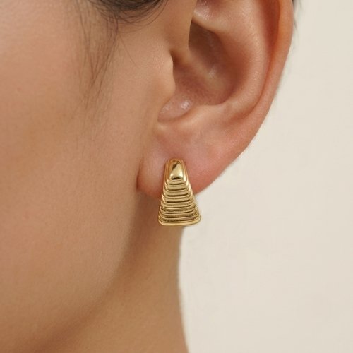 ARETES LISOS CON BAÑO DE ORO