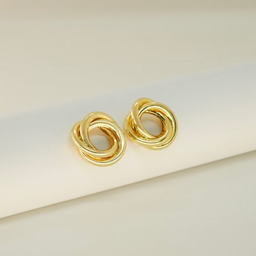 ARETES LISOS CON BAÑO DE ORO