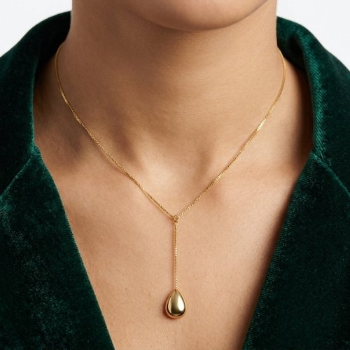 COLLAR LARGO LISO CON BAÑO DE ORO