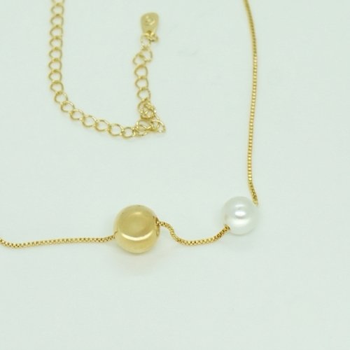 COLLAR BOLAS CON BAÑO DE ORO