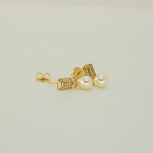 ARETES PERLA Y CRISTALES CON BAÑO DE ORO