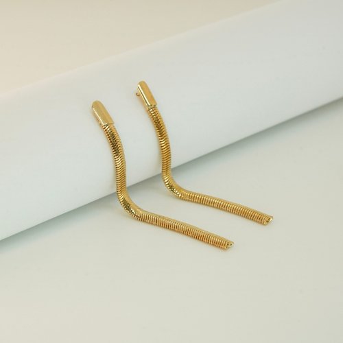 ARETES LISOS CON BAÑO DE ORO