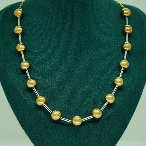 COLLAR CORTO BICOLOR CON BOLAS