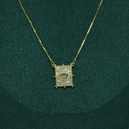 COLLAR CRISTAL CON BAÑO DE ORO