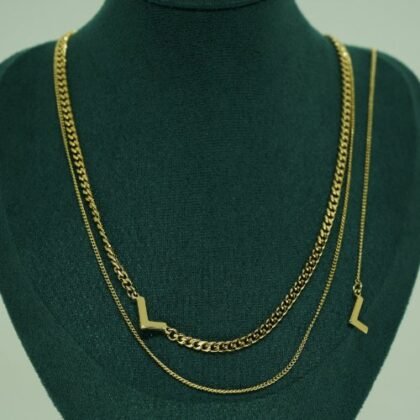 COLLAR DOBLE LETRA CON BAÑO DE ORO